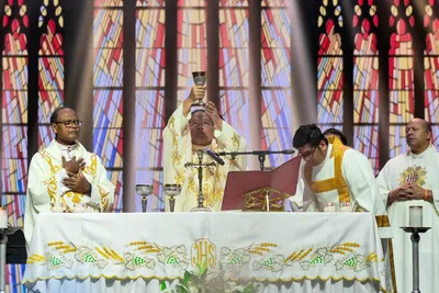 CBCP head urges Catholic families to move beyond ‘closed circles,’ embrace mission role