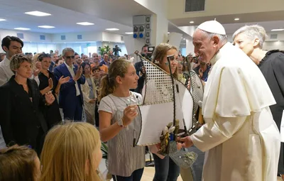 God loves, rescues even those in the ‘hell’ of addiction, pope says