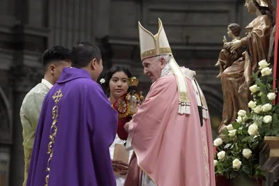 Pope Francis celebrates a Filipino Christmas tradition at the Vatican