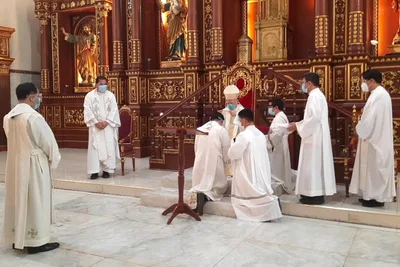 ‘Gifted to give’: Cardinal Advincula sends 2 missionary priests abroad
