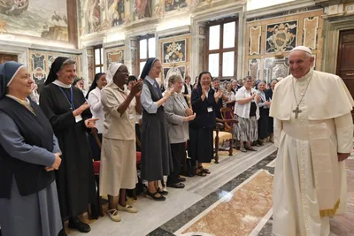 Pope Francis requires bishops to have Vatican permission for new diocesan religious institutes