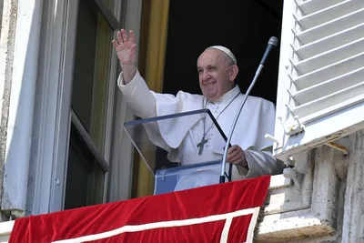Pope Francis: Even in times of darkness, God is there