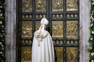 Pope Leo XIV closes St. Peter’s Holy Door, concluding Jubilee of Hope