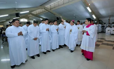 Seminarians urged: ‘Obey your bishop’