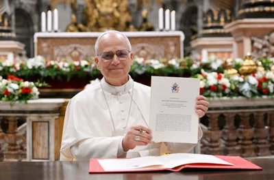 Pope calls for renewal of Catholic education amid challenges of modern society, technology