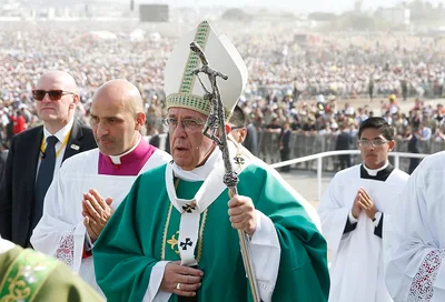 Don’t compromise on protecting minors from abuse, pope says
