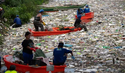 Greenpeace presses Philippines to curb single-use plastics after Manila Bay waste buildup