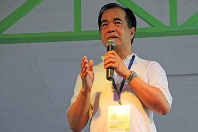 Priest urges BECs to focus on young people, too