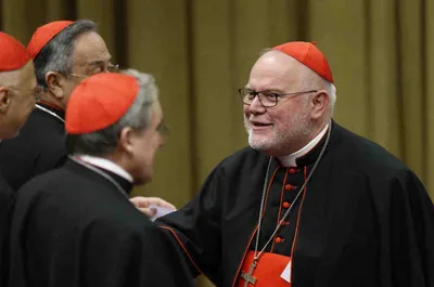 Pope calls German cardinal to Rome to discuss eucharistic sharing