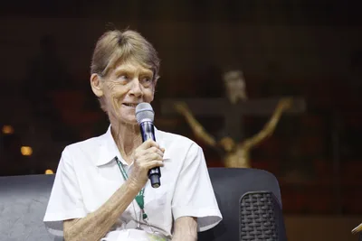 Bishops slam looming deportation of Sr. Fox