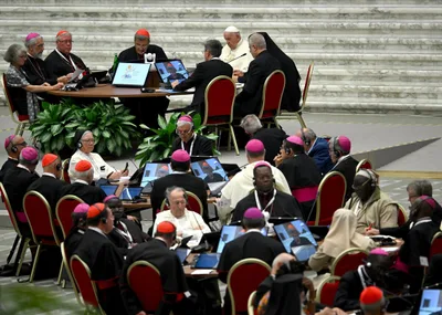Synod leaders pledge obedience to Pope Leo XIV