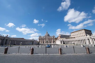 Pope Francis appoints 6 women to economy council