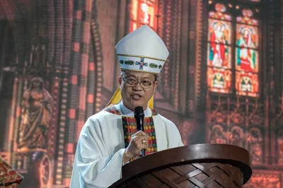 Bishop Louie Galbines returns to Bacolod as its new shepherd