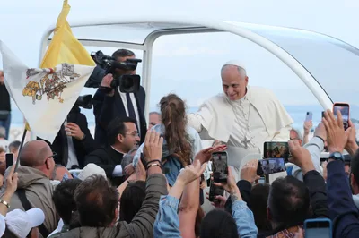 Pope Leo prays for every mother on Mothers’ Day