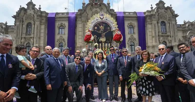 PHOTOS: Lord of Miracles image enters Peru’s Government Palace for first time in 40 years