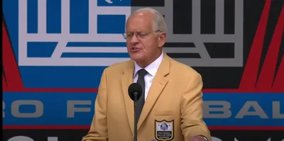 Pro Football Hall of Famer Shares 'Gospel of salvation' during Induction Speech