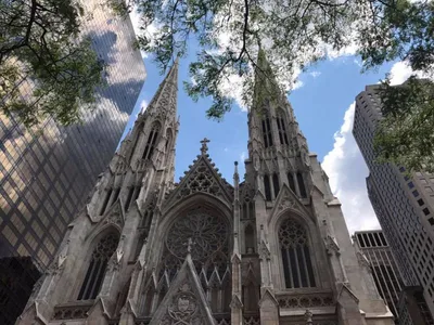 Supreme Court blocks New York's COVID-19 restrictions on houses of worship