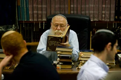 Thousands Mourn Israel's Religious Zionist Spiritual Leader Rabbi Chaim Druckman