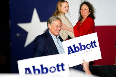 Abbott, O'Rourke Win Primaries for Texas Governor, Setting Up Battle for Midterms