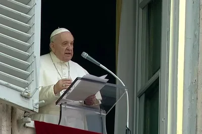 Pope Francis at the Angelus: God wants to live with us and in us