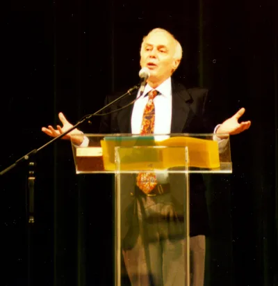 'Evangelically ecumenical' view of Pentecostalism voiced by speaker | Baptist Press