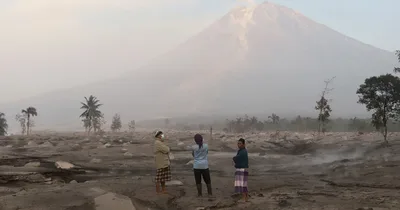Indonesia Volcano Buries Homes