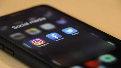 App Exodus: Young People Walking Away From Social Media, Calling It 'Toxic and Obsessive'