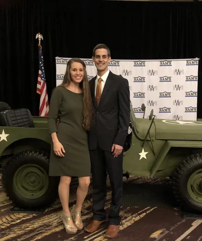 Duggar daughter continues breaking tradition? Jill Duggar sports short dress exposing legs