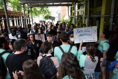 Pro-abortion protesters block NY pro-life procession