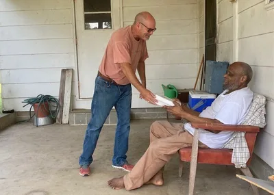 Churches deliver food, friendship to homebound residents | Baptist Press