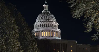 House approves plan to keep government open hours before deadline