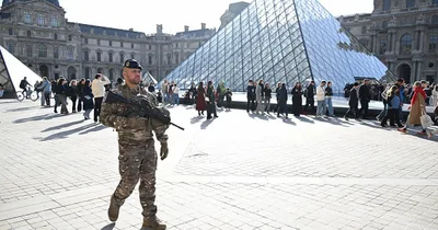 Five more arrested in connection with Louvre jewel heist