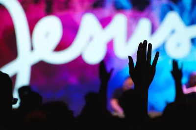 Are White Evangelical Pastors at Odds with Their Congregants? A New Study Says No.