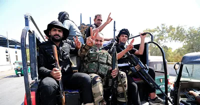 Iraqi protesters cease violence
