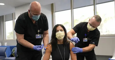 FDA advisers recommend Moderna booster for some