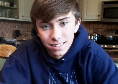 Teen helps raise funds for COVID-19 vaccines with no abortion connection