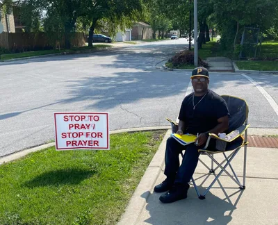 Chicago church takes prayer to the streets | Baptist Press