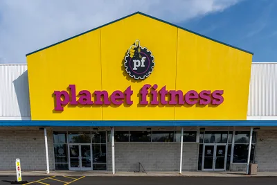 Planet Fitness Stock Plummets Days after Canceling Christian Woman's Membership over Trans Policy