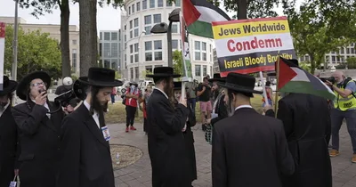 Capitol police use pepper spray as protests of Netanyahu grow