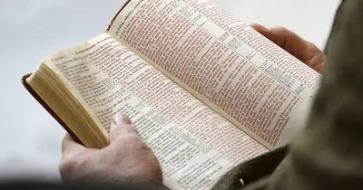 Utah School District Returns Bible to Shelves