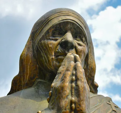 India lifts block on Mother Teresa charity