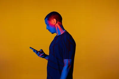 The Loneliness Epidemic: How Digital Friendships Are (and Aren’t) Filling the Gap - RELEVANT
