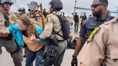 After Clergy Arrests, Religious Pushback to ICE Expands in Chicago