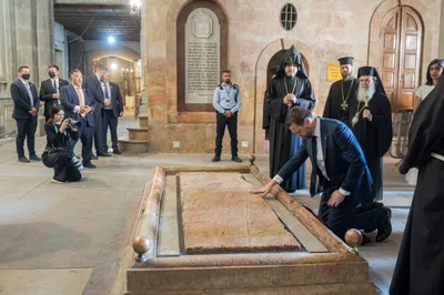 JD Vance Attends Private Mass at Church of the Holy Sepulchre: 'Amazing blessing'