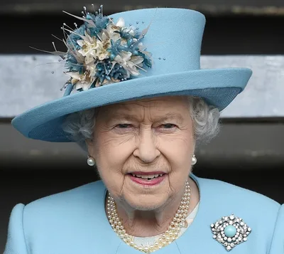 Queen Elizabeth Calls Jesus Christ 'the King She Serves' in 90th Birthday Book