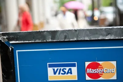 Visa, Mastercard Suspend Payments to Pornhub-tied Advertising Platform