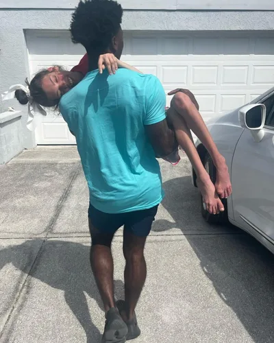 Strength to carry: Friday nights light up brother-sister relationship | Baptist Press