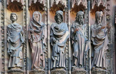 Four Ways to Tell a Prophet From a Political Puppet