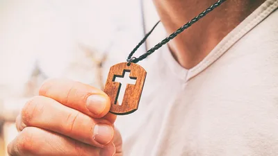 VA Gov. Signs Law Protecting Any 'Outward Expression' of Religious Faith, Even Symbols, Clothing