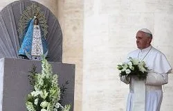 Pope backs male priesthood, urges 'feminine genius' in Church